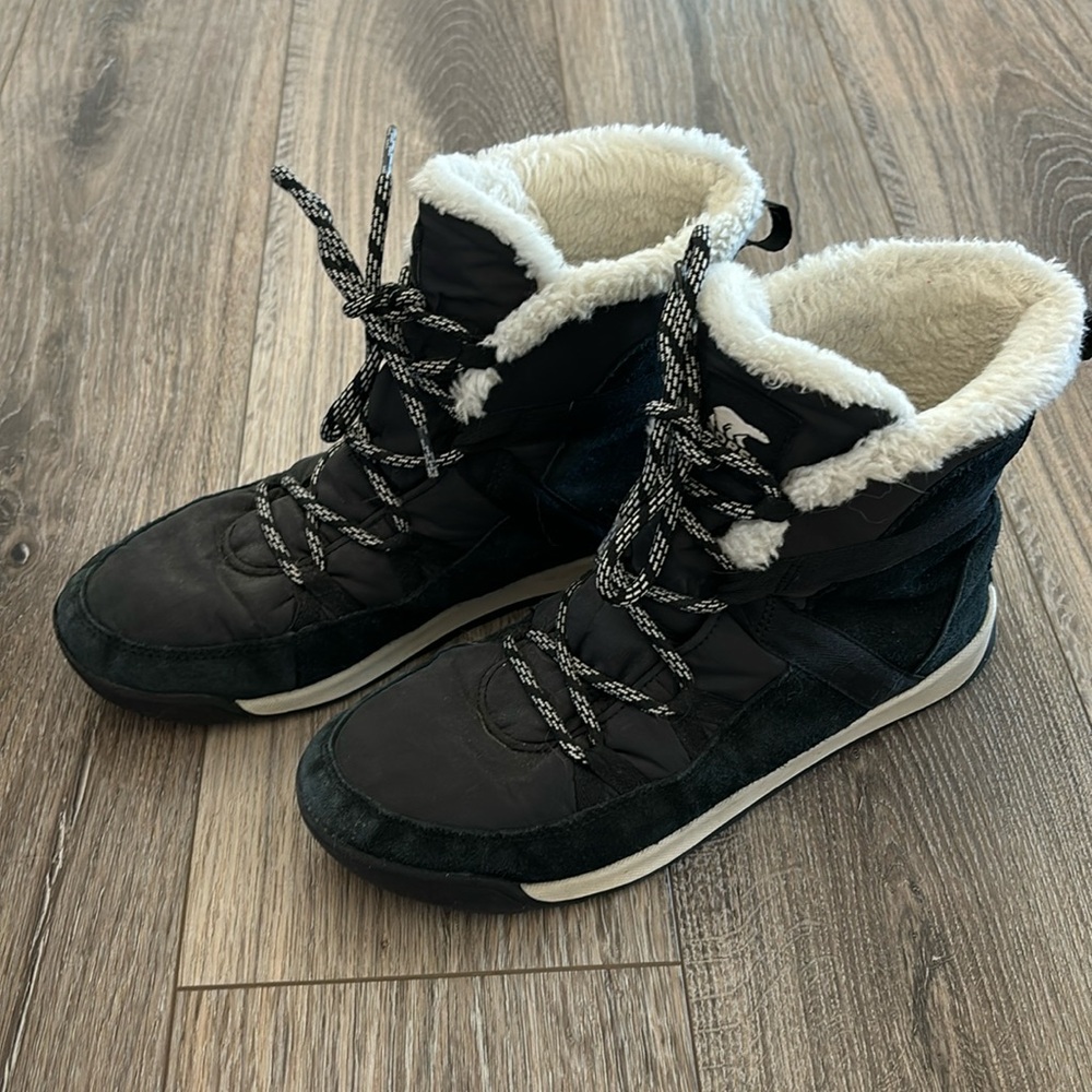 Sorel Whitney II Short Lace Boot - Size 11